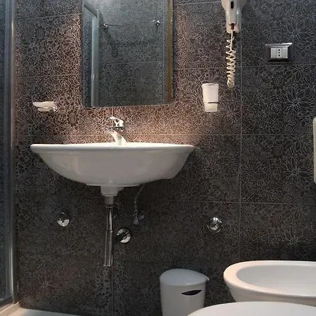 Hotel Luna Rossa Naples