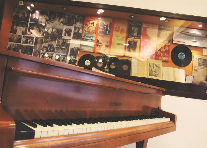 Luna Rossa فندق نابولي