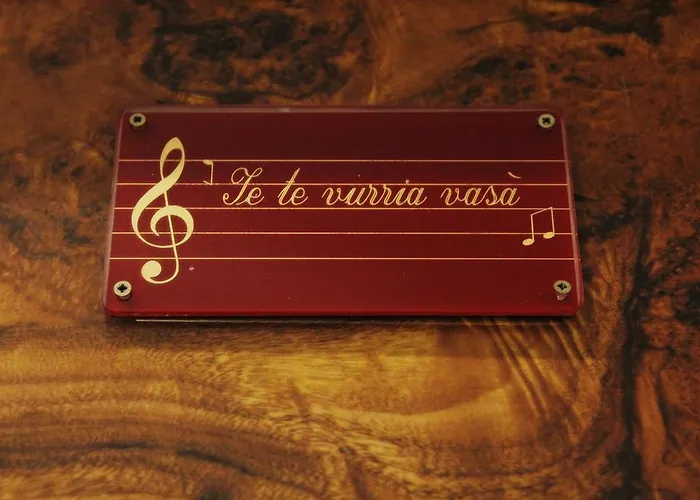 Luna Rossa نابولي