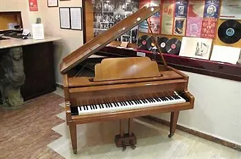 Luna Rossa فندق 3*